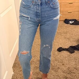Levi’s Distressed Women Jeans